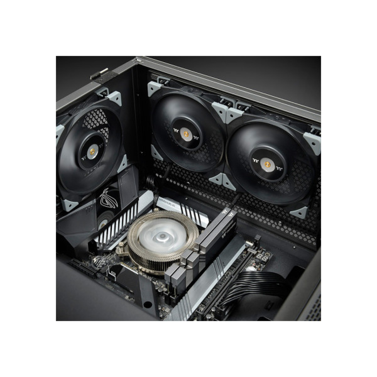 Кулер для корпуса ThermalTake TOUGHFAN 12 Radiator Fan 1Pack (CL-F117-PL12BL-A) - Фото 6