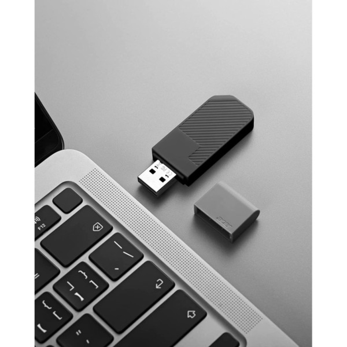USB флеш накопитель Acer 16GB UP200 Black USB 2.0 (BL.9BWWA.509) - Фото 3